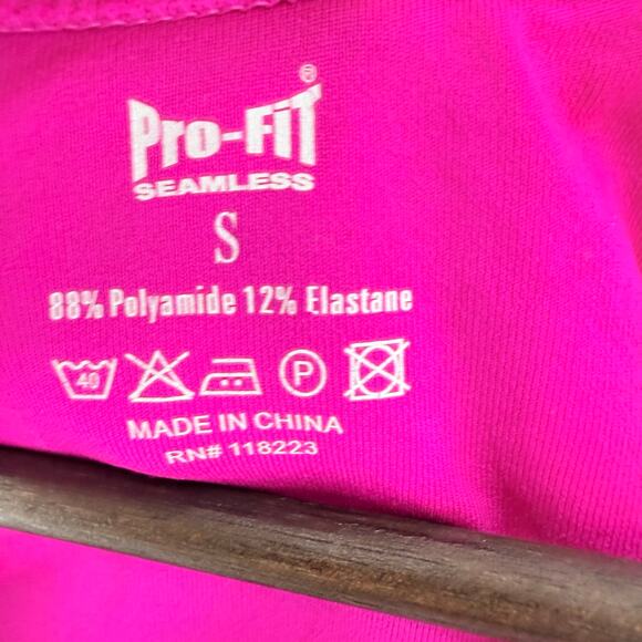 Pro-Fit Seamless Compression Tank Top Small Hot Pink Cropped Athletic Gym Wear - Picture 3 of 3